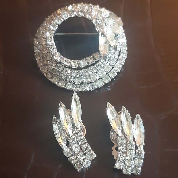 Rhinestone Concentric Circles w/ Marquis Vintage Brooch and Clip On Earring Set - Picture 1 of 15